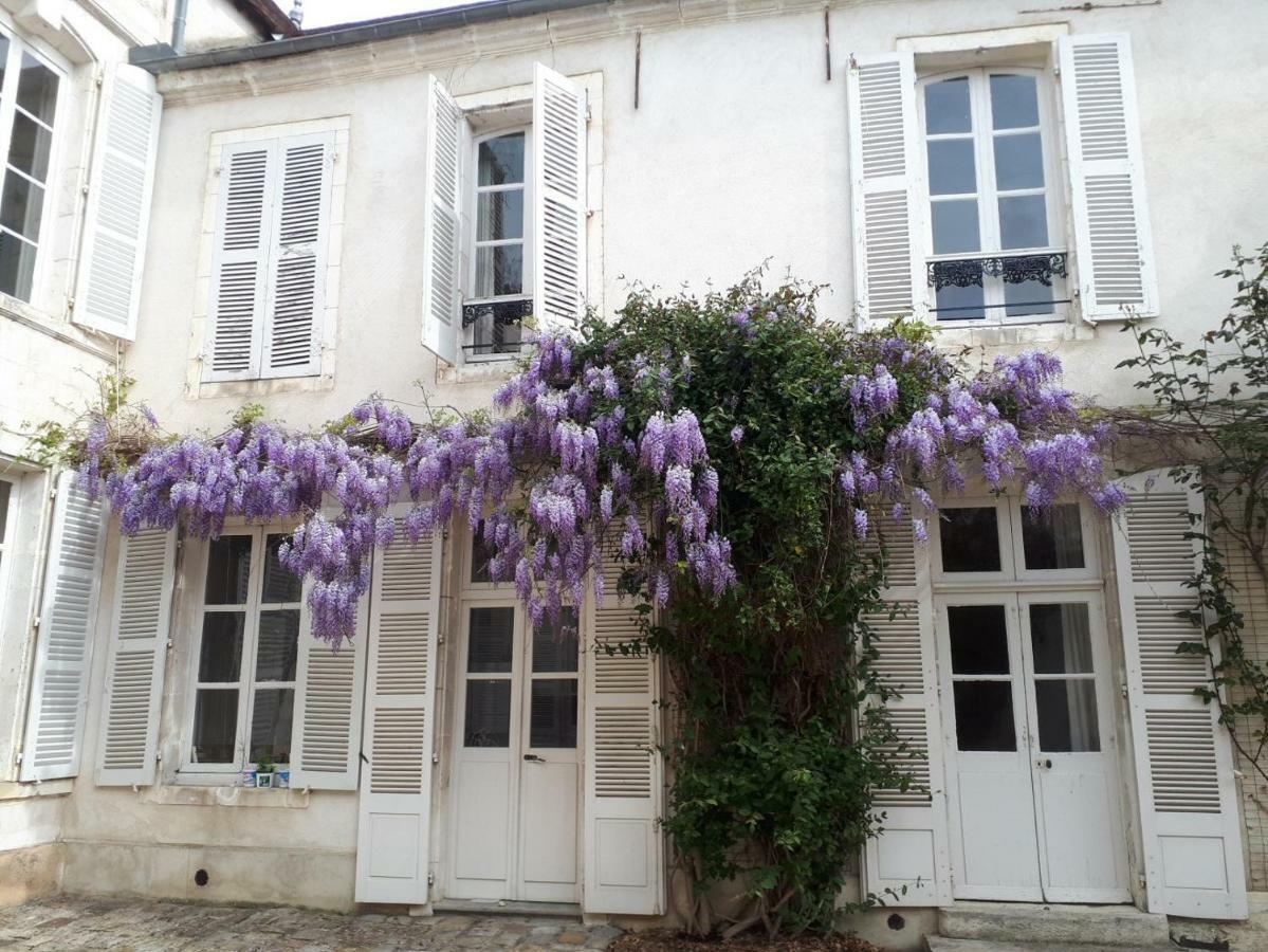Saint-Eusebe Mansion - Hotel Particulier St-Eusebe โอแซร์ ภายนอก รูปภาพ